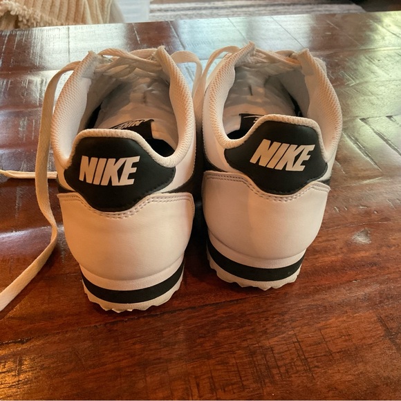 Nike Cortez Women’s size 9 - Picture 3 of 5